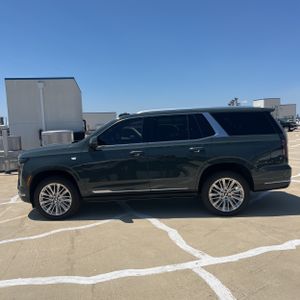 صورة 3 لـ 2026 Cadillac ESCALADE LUXURY