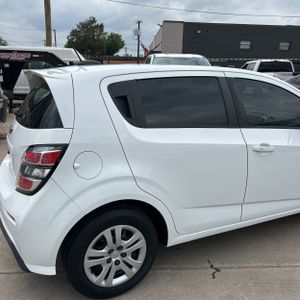 CHEVROLET SONIC LT - 9