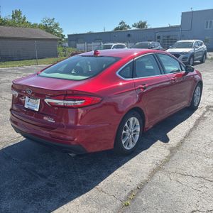FORD FUSION SE - 8