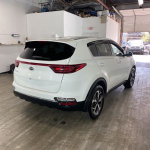KIA SPORTAGE LX - 8