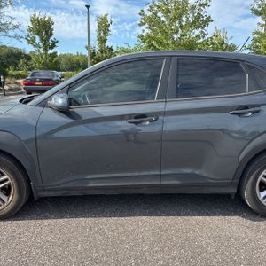 HYUNDAI KONA SE - 4