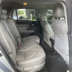 2022 Toyota HIGHLANDER XLE thumbnail 32