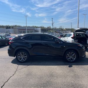 LEXUS NX 300 F SPORT - 10