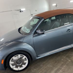 VOLKSWAGEN BEETLE CONVERTIBLE 2.0T FINAL EDITION SEL - 2