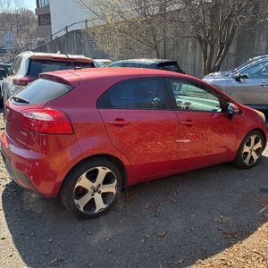KIA RIO 5-DOOR SX - 10