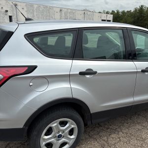 FORD ESCAPE S - 9