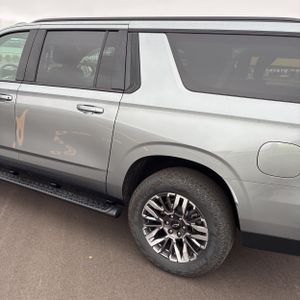 CHEVROLET SUBURBAN - 6