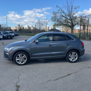 AUDI Q3 2.0T PREMIUM - 3