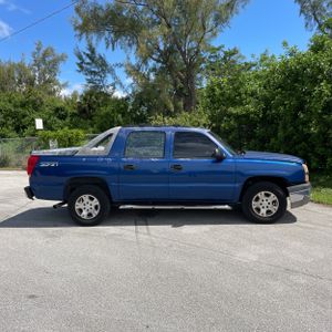 CHEVROLET AVALANCHE 1500 - 10