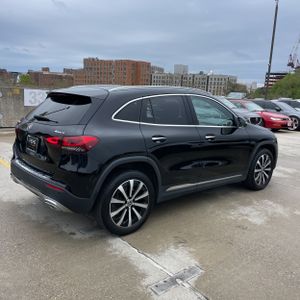 MERCEDES-BENZ GLA - 8