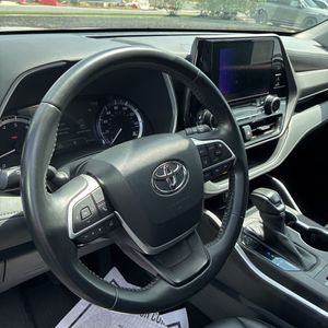 صورة مصغرة 39 لـ 2023 Toyota HIGHLANDER XLE