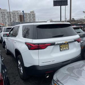 CHEVROLET TRAVERSE LS - 2