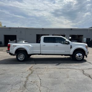 FORD F-450 SUPER DUTY LARIAT - 10