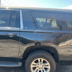 CHEVROLET SUBURBAN LT - 6