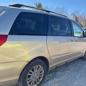 TOYOTA SIENNA - 7