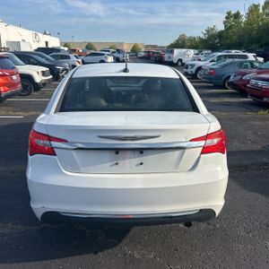 2011 Chrysler 200 TOURING photo 7
