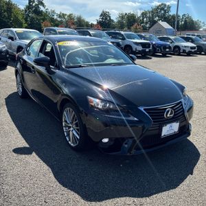 صورة 12 لـ 2016 Lexus IS 300 BASE