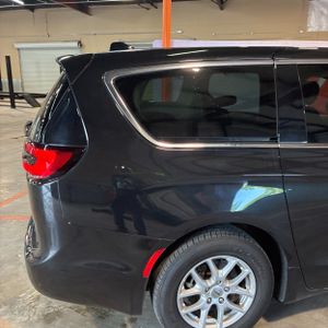 CHRYSLER PACIFICA TOURING L - 9