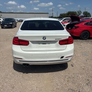 صورة 7 لـ 2017 BMW 3 SERIES 330I