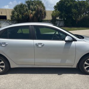 صورة مصغرة 11 لـ 2022 KIA RIO S