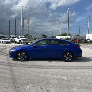 2024 Hyundai ELANTRA LIMITED — фото 3