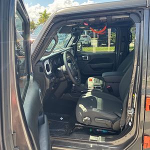 صورة مصغرة 31 لـ 2024 JEEP WRANGLER SPORT S