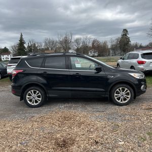 FORD ESCAPE SE - 10
