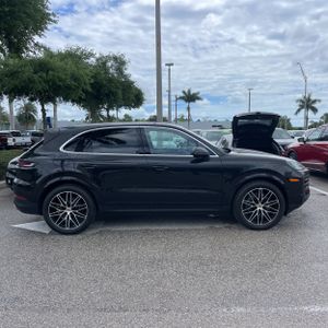 PORSCHE CAYENNE BASE - 10