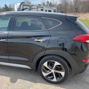 HYUNDAI TUCSON LIMITED - 6