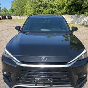 صورة 15 لـ 2025 Lexus TX 500H
