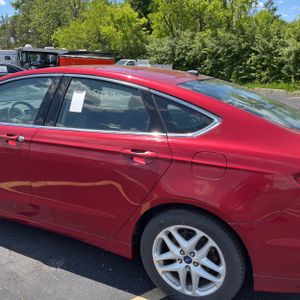 FORD FUSION SE - 6
