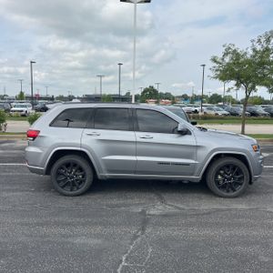 2019 JEEP GRAND CHEROKEE ALTITUDE — фото 10