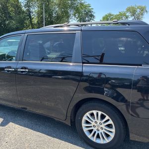 2015 Toyota SIENNA XLE 8-PASSENGER 照片 6