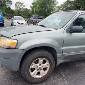 FORD ESCAPE XLT - 2