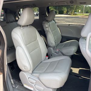 2020 Toyota SIENNA XLE 8-PASSENGER thumbnail 35