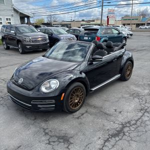 VOLKSWAGEN BEETLE CONVERTIBLE 1.8T S - 1