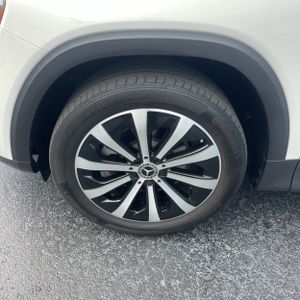 2023 Mercedes-BENZ GLB 缩略图 17