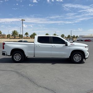 صورة 10 لـ 2020 Chevrolet SILVERADO 1500 RST