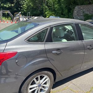 FORD FOCUS SE - 9