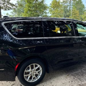 صورة 9 لـ 2025 Chrysler PACIFICA SELECT