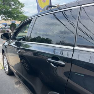 2014 Toyota HIGHLANDER LE photo 3