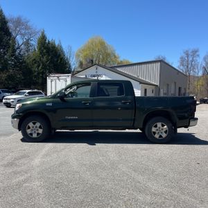 TOYOTA TUNDRA - 3