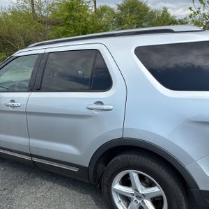 FORD EXPLORER XLT - 5
