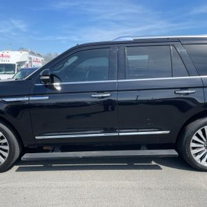LINCOLN NAVIGATOR RESERVE - 4