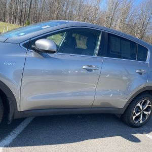 KIA SPORTAGE LX - 4