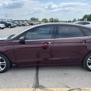 FORD FUSION SE - 4