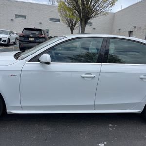 AUDI A4 2.0T PREMIUM - 4