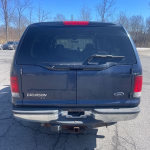 FORD EXCURSION XLT - 7