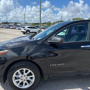 Chevrolet Equinox LS - 2