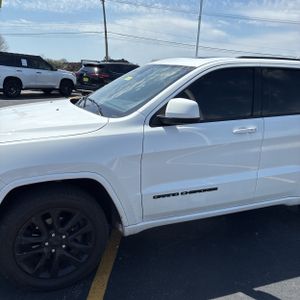 JEEP GRAND CHEROKEE - 2